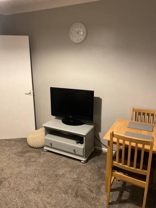 Cosy 1 Bed Home @Stevenage Bagian luar foto